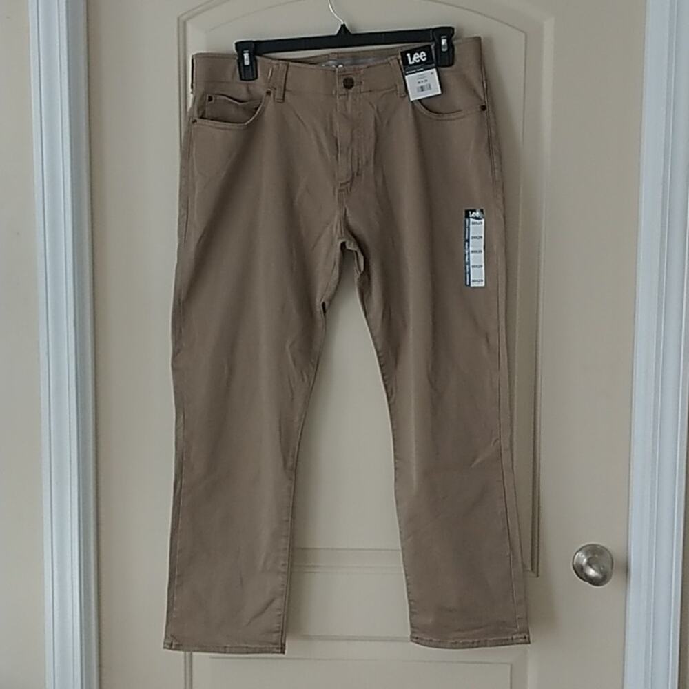 NWT Lee Men's 38 x 29 Pants Straight Taper Khaki